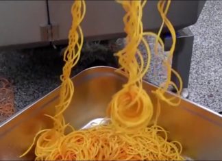 Kutter grønnsaker i dekorative spiraler